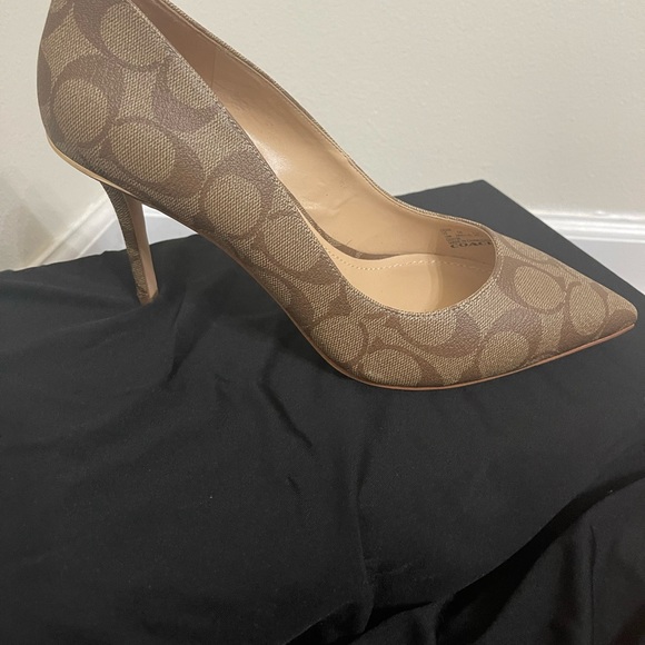 Coach pumps - Picture 3 of 8